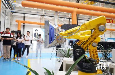 四份&ldquo;強(qiáng)企榜單&rdquo;背后,大灣區(qū)的新趨勢你讀懂了嗎?